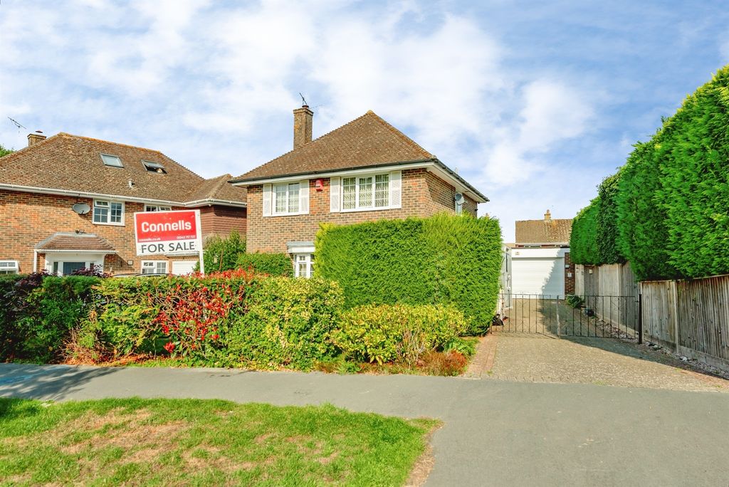 Property photo 1 of 16