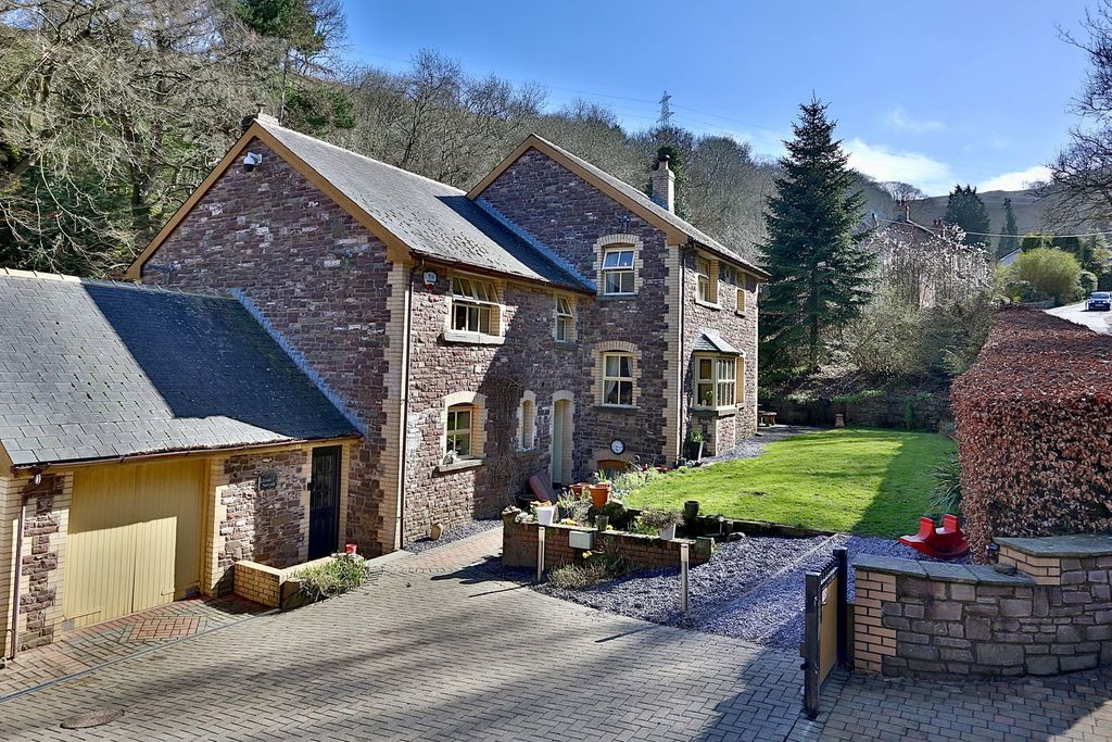 Property photo 1 of 55