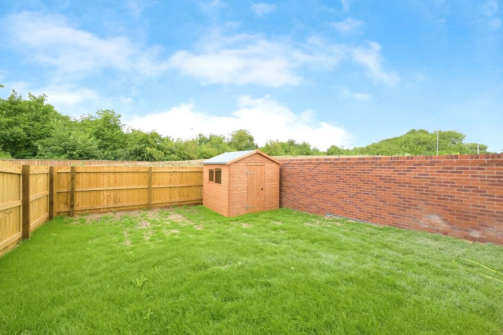 Property photo 3 of 9 Garden