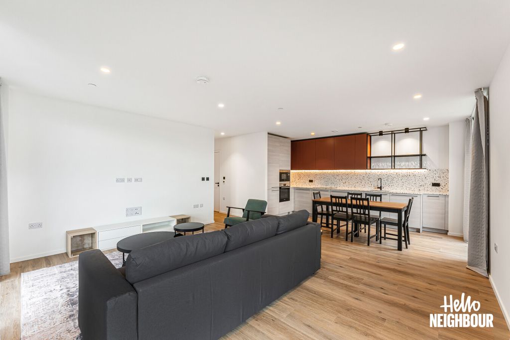 Property photo 3 of 17 Photo 2