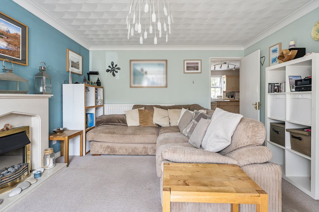 Property photo 3 of 11