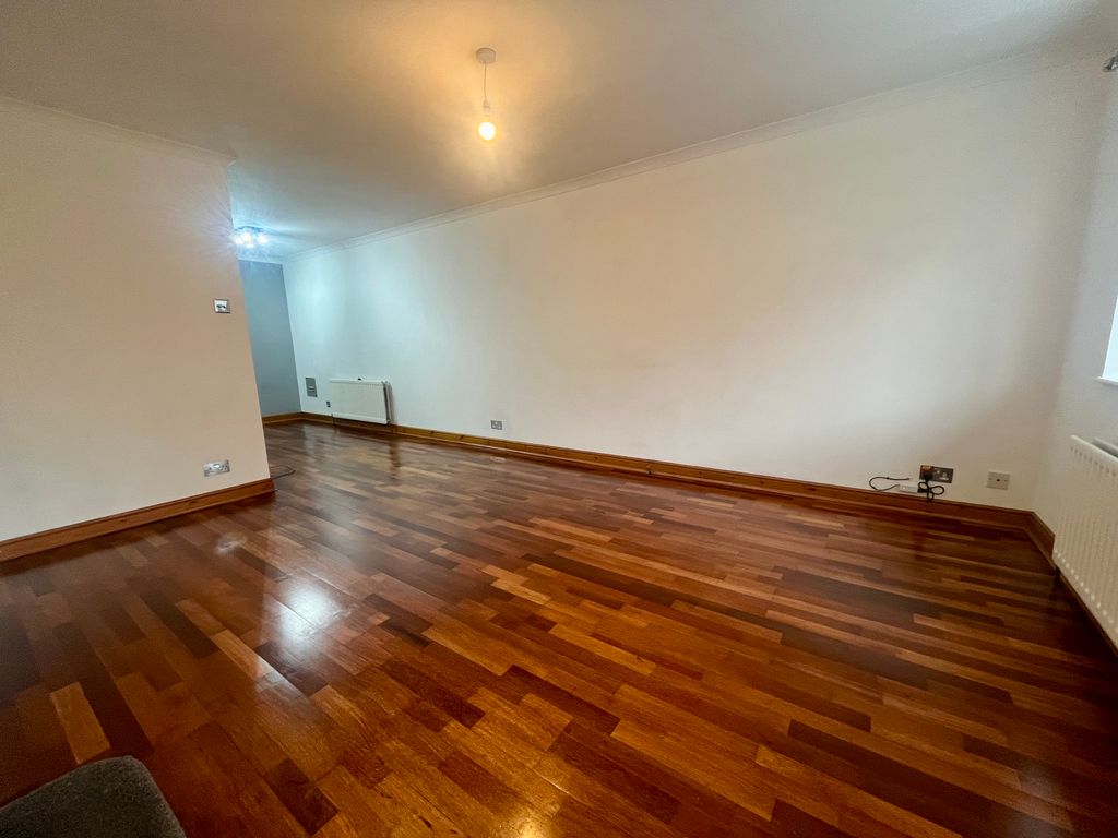 Property photo 2 of 10 View