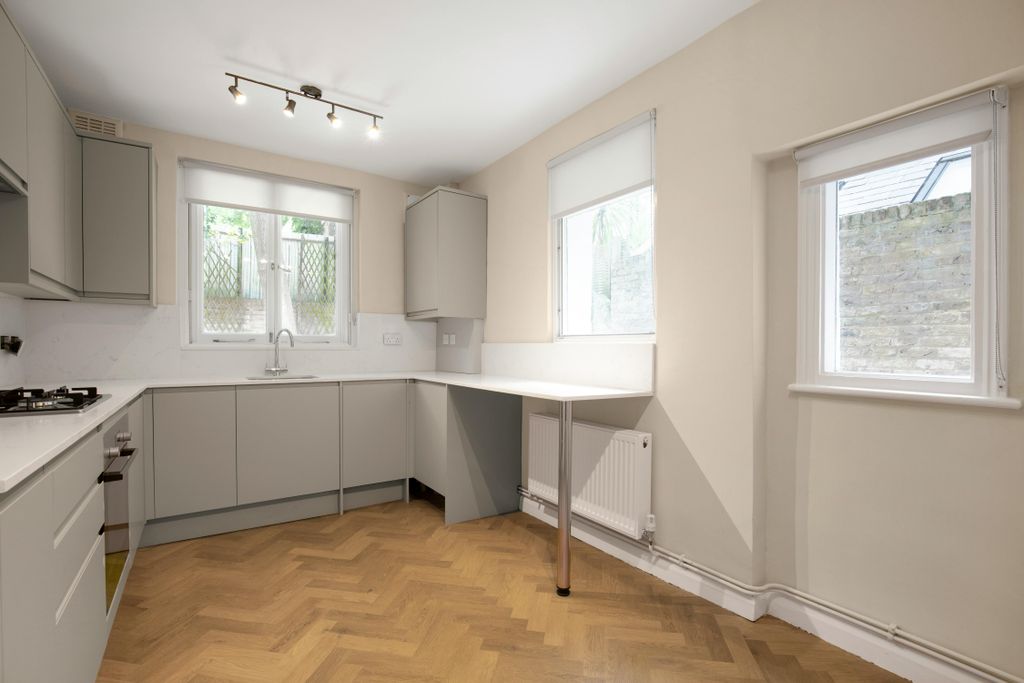 Property photo 3 of 14 Kitchen