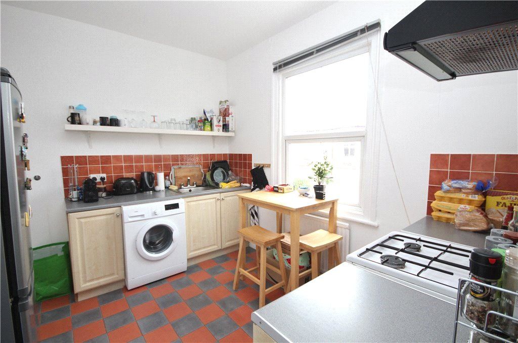 Property photo 3 of 8 Kitchen