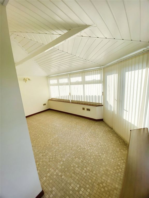 Property photo 3 of 14 Conservatory