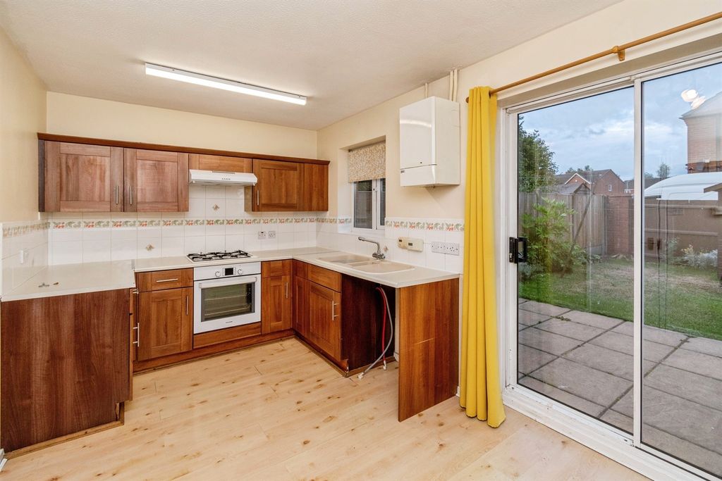 Property photo 2 of 19
