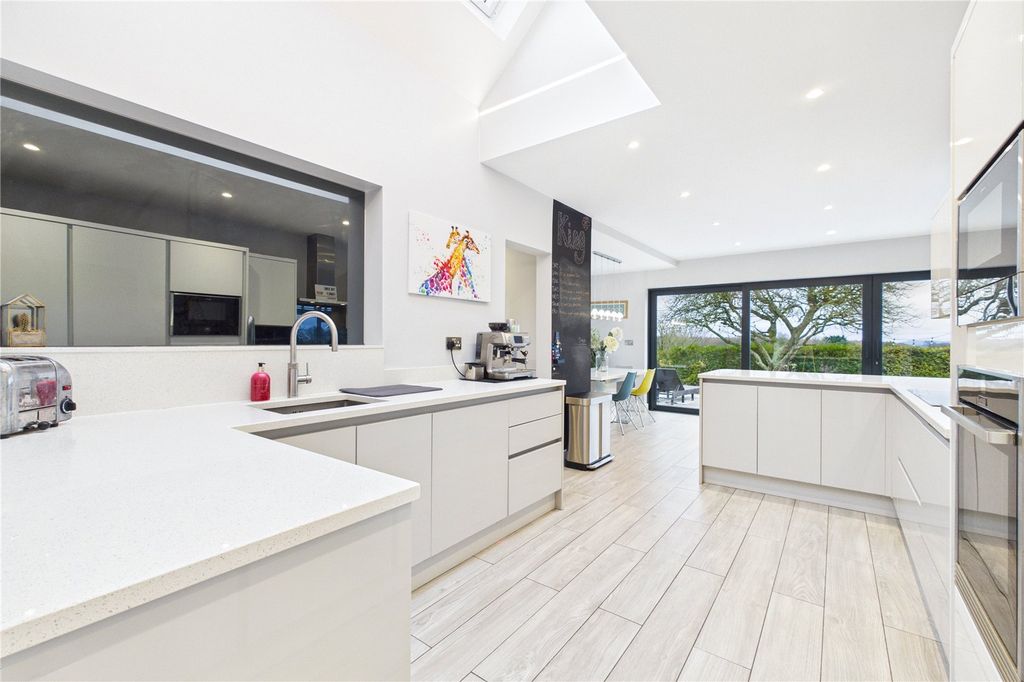 Property photo 3 of 30 Kitchen