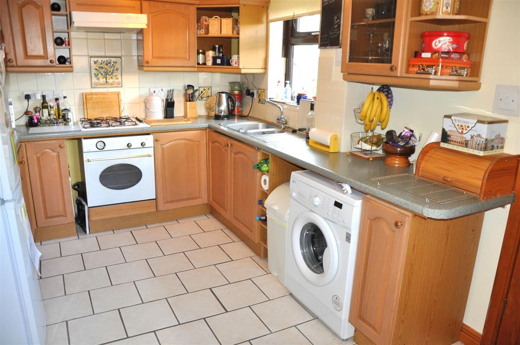 Property photo 3 of 8