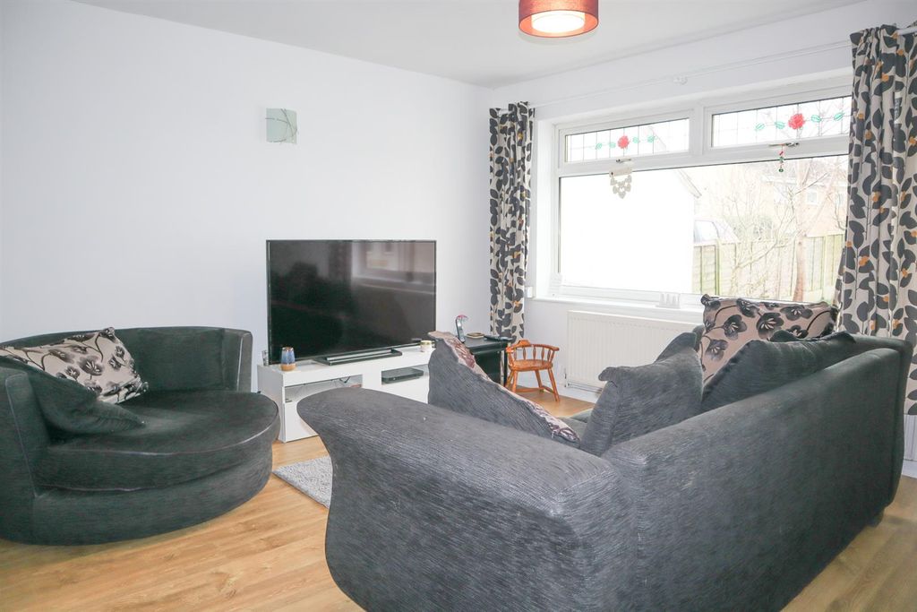 Property photo 2 of 10 Sitting Room