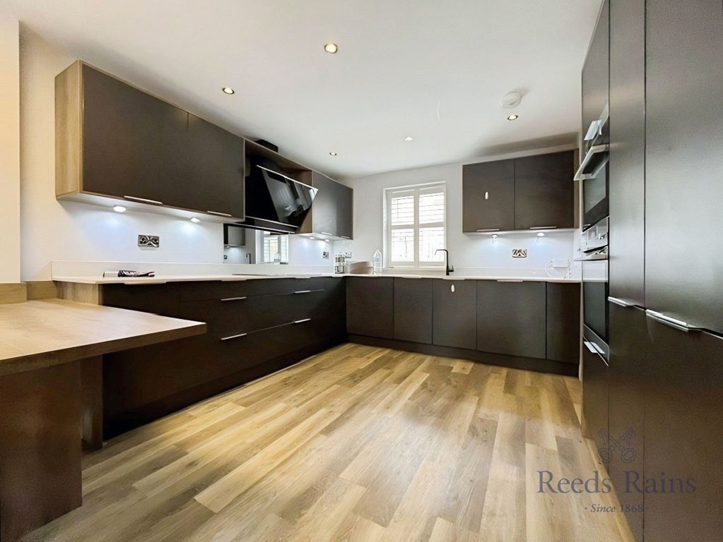Property photo 2 of 14 Pbox-Img.Jpg