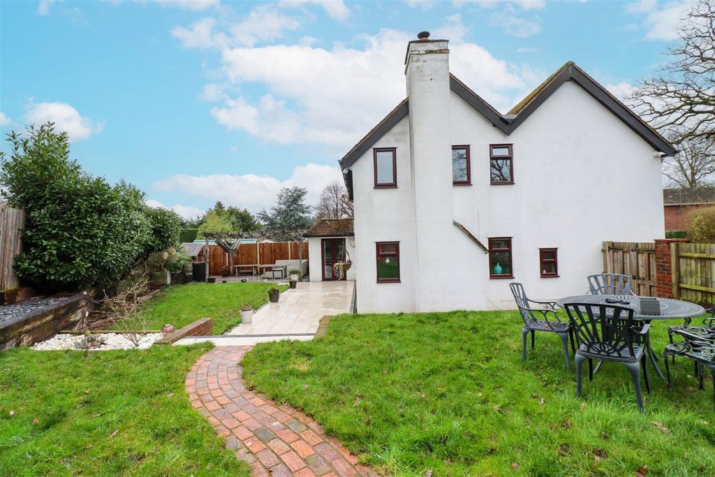 Property photo 2 of 29 Garden