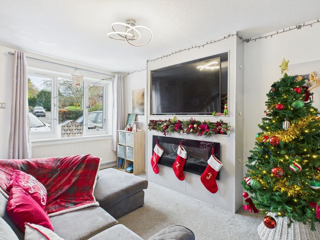 Property photo 3 of 18 Cam03729G0-Pr0186-Still011