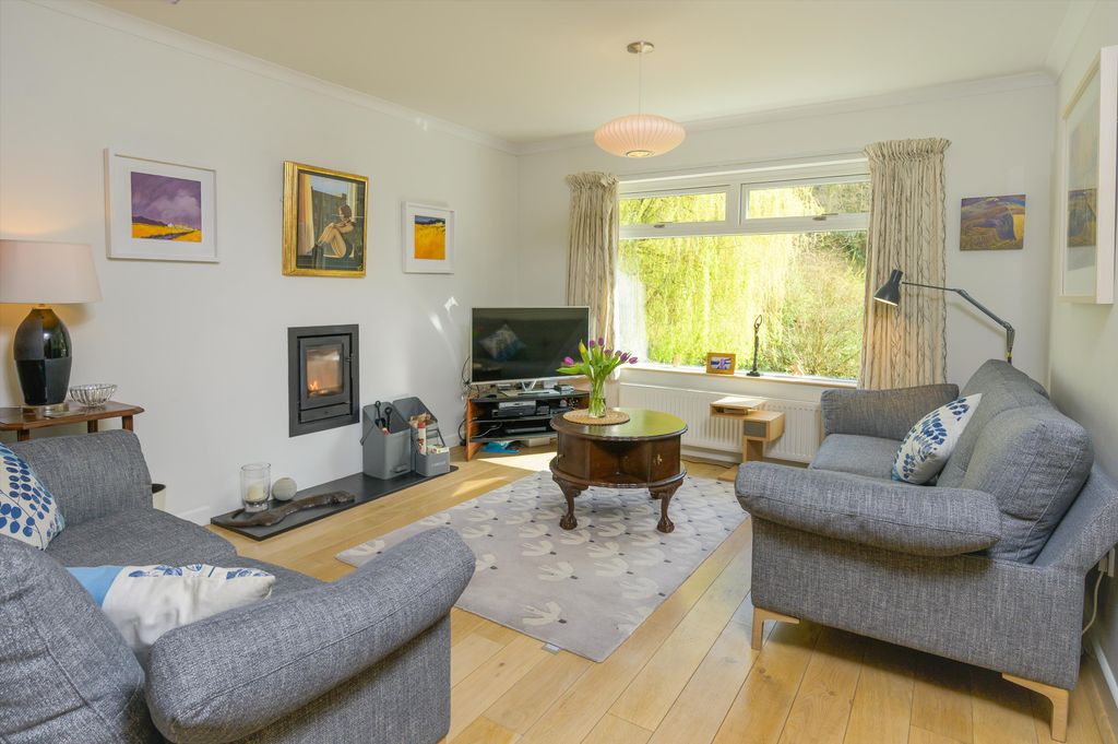 Property photo 3 of 28 Image