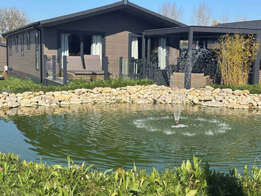 Property photo 1 of 25
