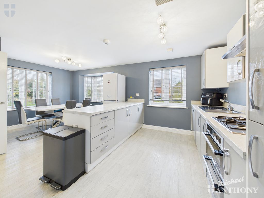 Property photo 2 of 21 Cam03852G0-Pr0472-Still007