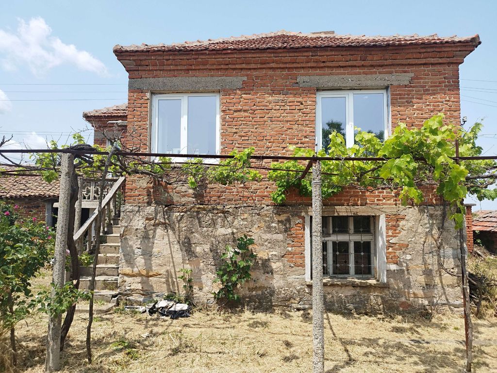 Property photo 2 of 6