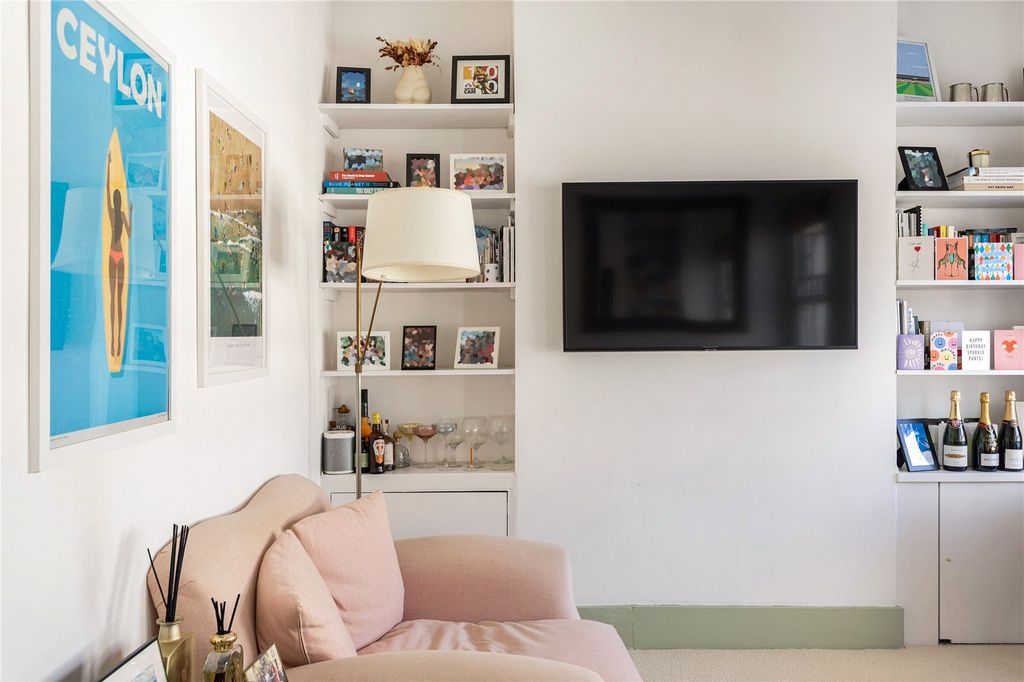 Property photo 3 of 16 Reception Room