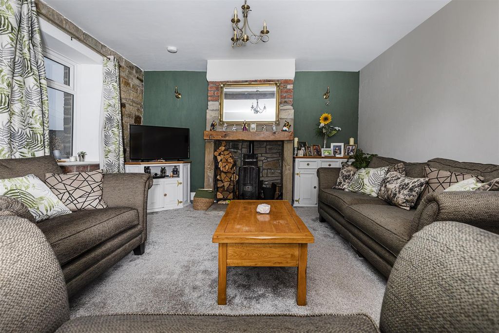 Property photo 3 of 40 Living Room