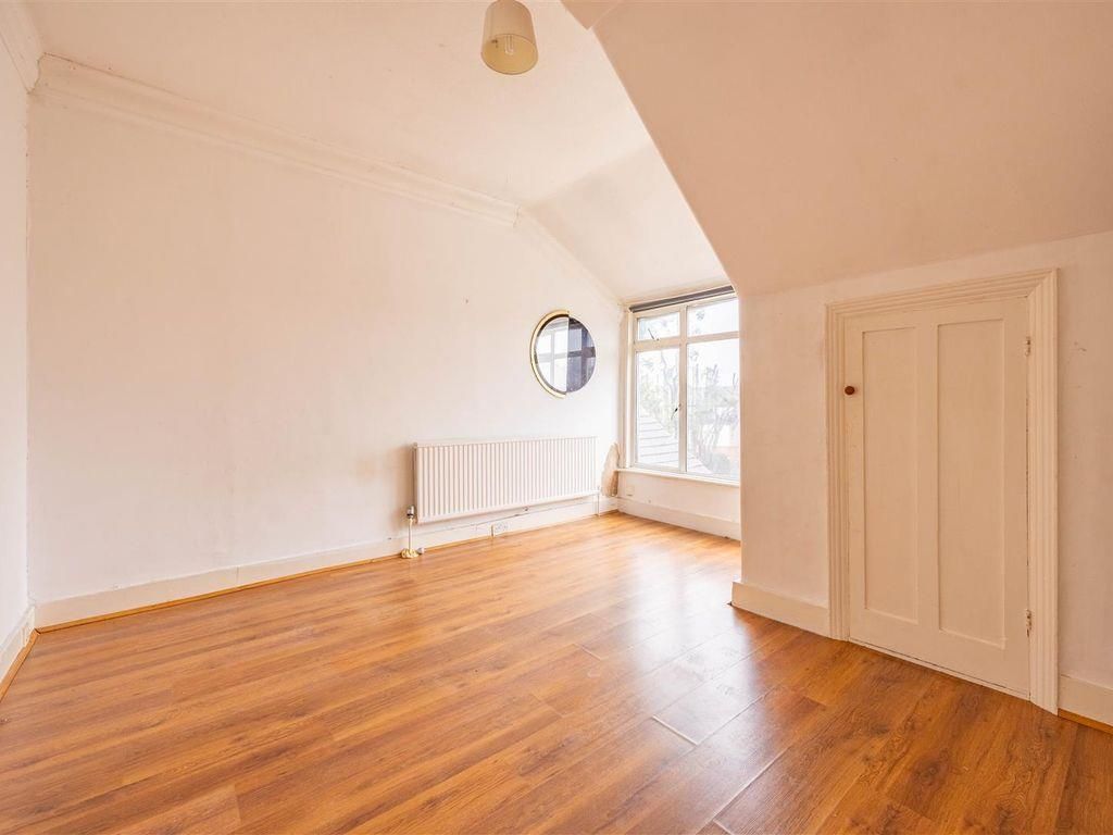 Property photo 3 of 5 F483Bb3c0cd3cd8F8A7d6A9F2866cd38d9d22Bb8.Jpg