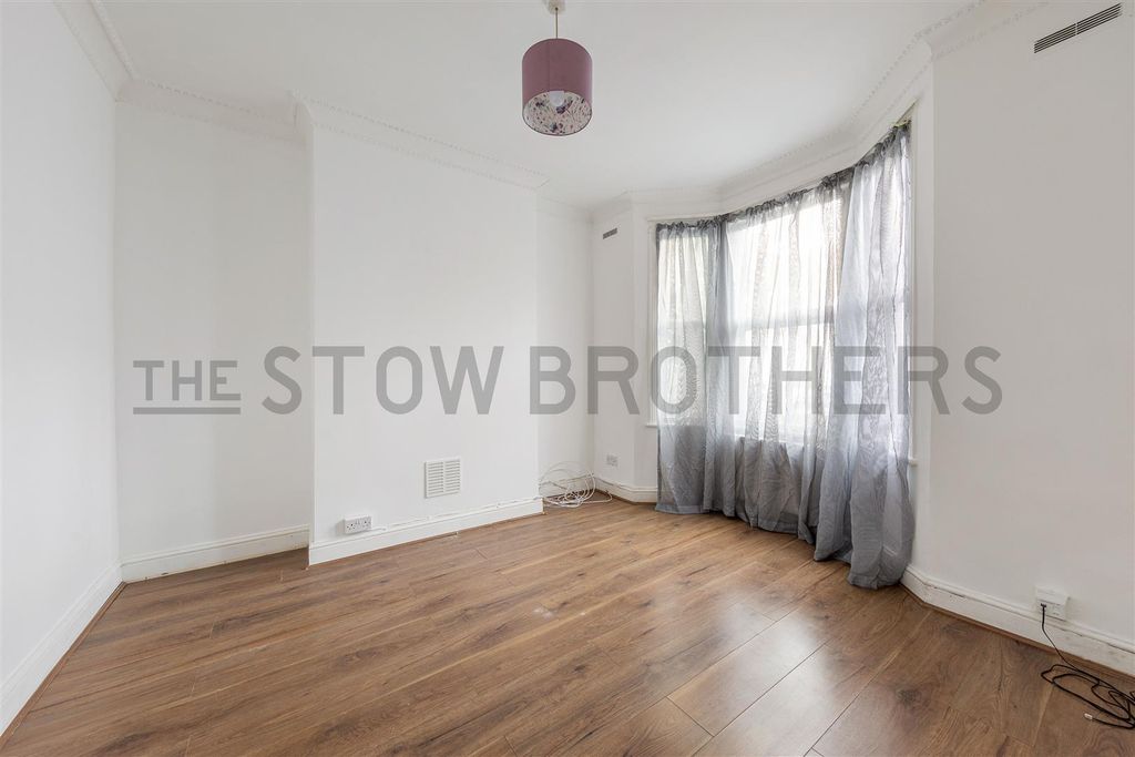 Property photo 2 of 26