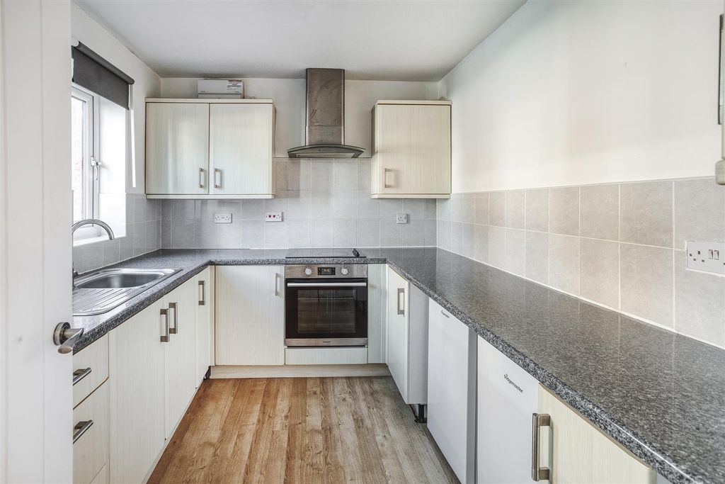 Property photo 2 of 11 2025-05-21 17.46.22-2_Hdr.Jpg