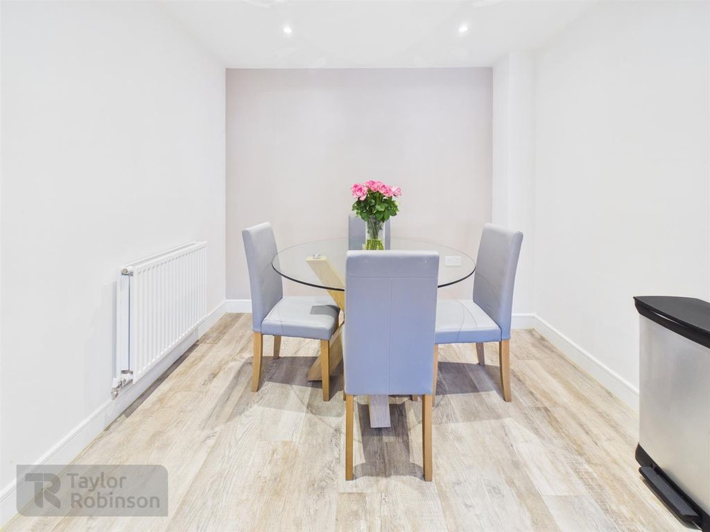 Property photo 3 of 16 Cam02600G0-Pr0713-Still014.Jpg