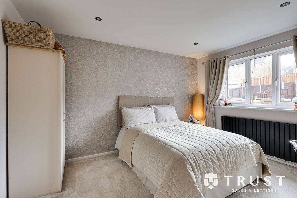 Additional image 23 of 4 bed detached bungalow for saleHall Park Avenue, Liversedge WF15