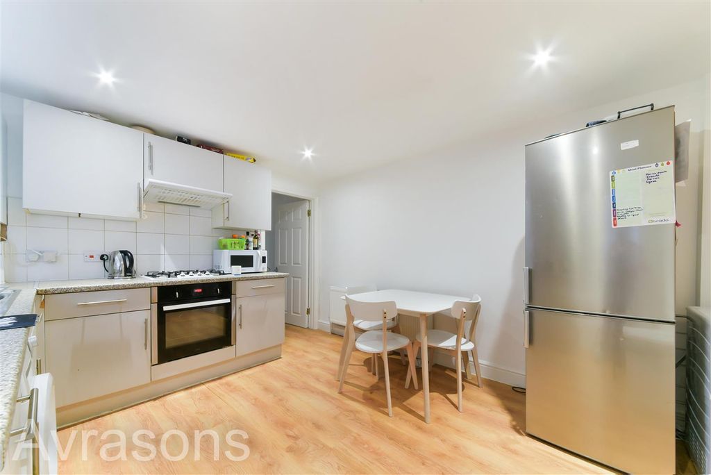 Property photo 2 of 12 Kitchen