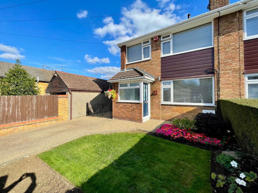 Property photo 1 of 17 4567280