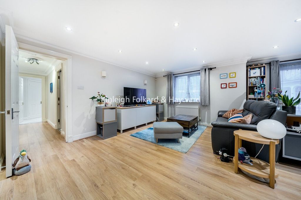 Property photo 2 of 26 Picture No. 10