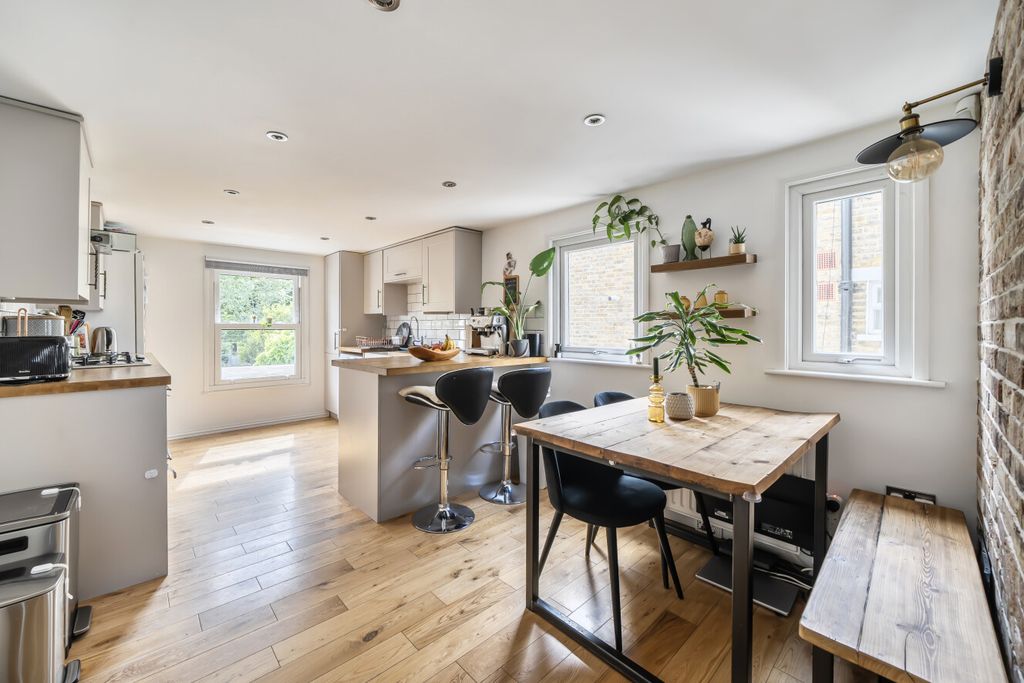 Property photo 3 of 16 1463572-1-6A0F25B...
