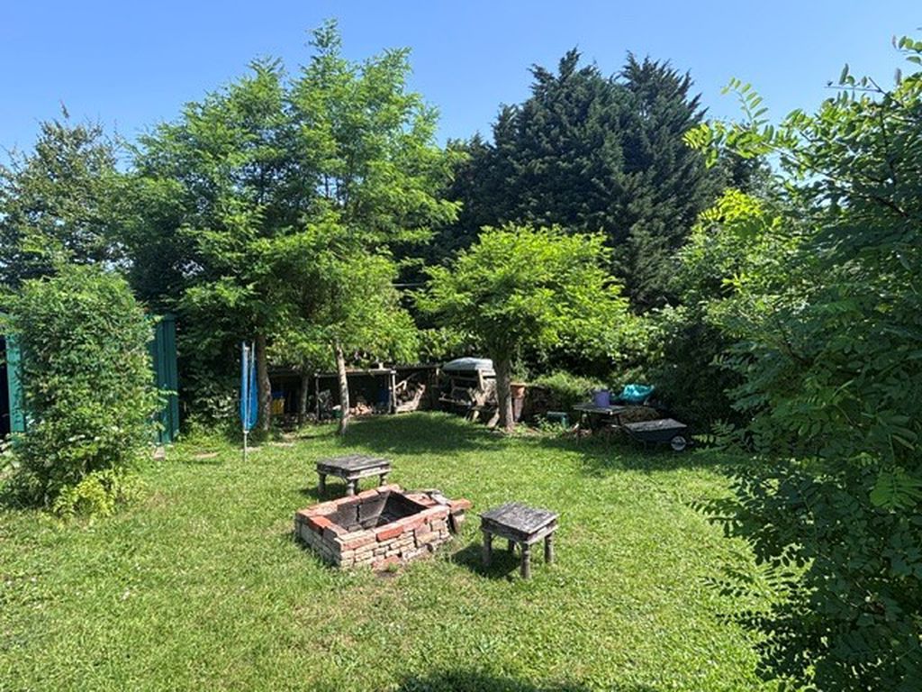 Property photo 3 of 23 Garden
