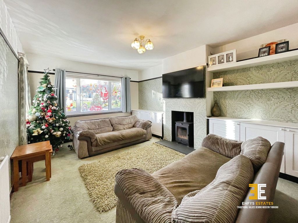 Property photo 2 of 28