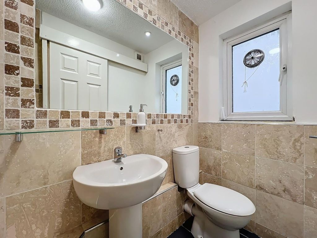 Property photo 2 of 18 Shower Room