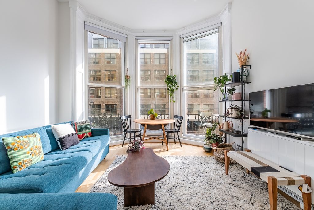 Property photo 3 of 10 Reception