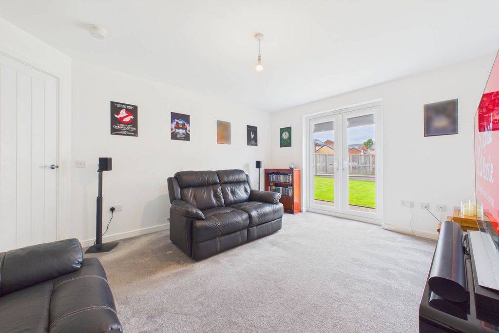 Property photo 3 of 26