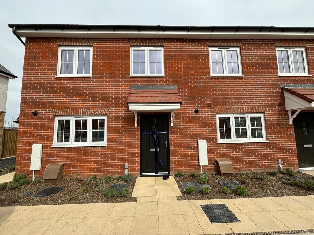 Property photo 1 of 11 Front