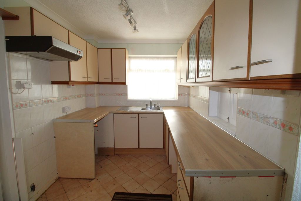 Property photo 2 of 16 Kitchen