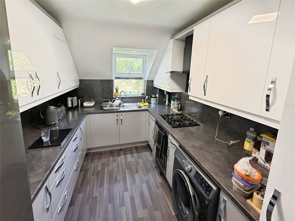 Property photo 3 of 8 Kitchen