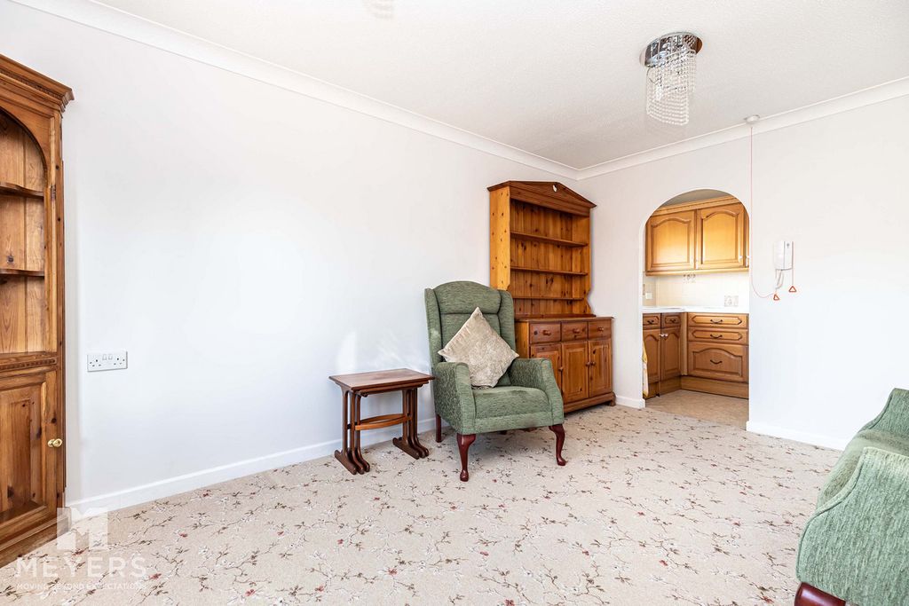 Property photo 3 of 17