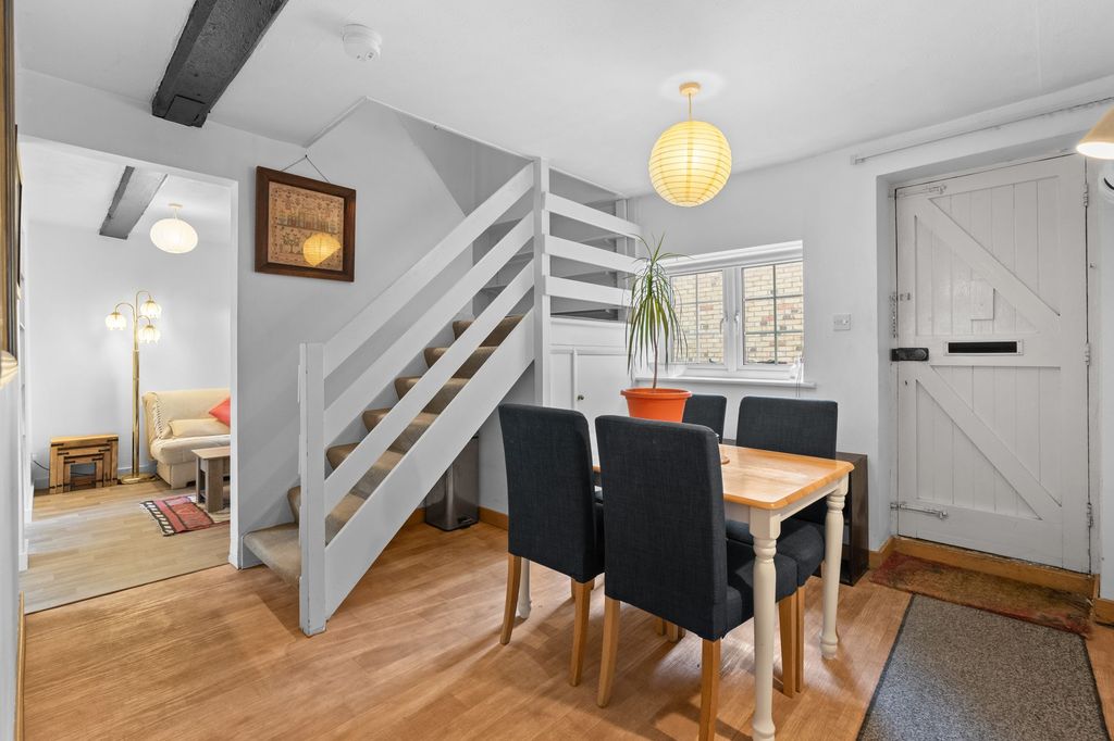 Property photo 2 of 32