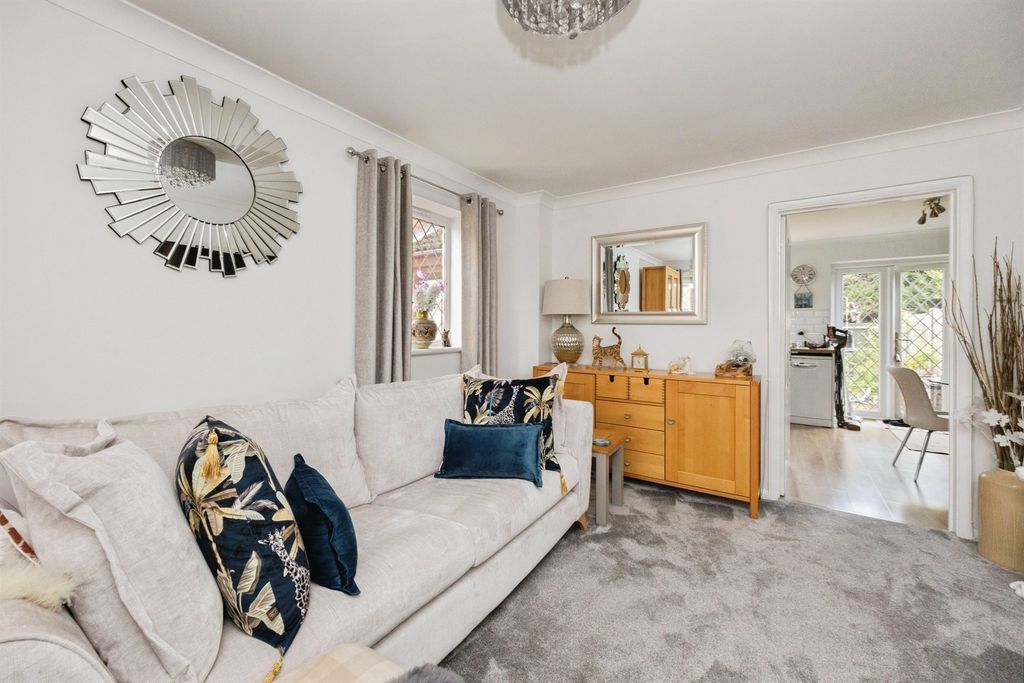 Property photo 3 of 14