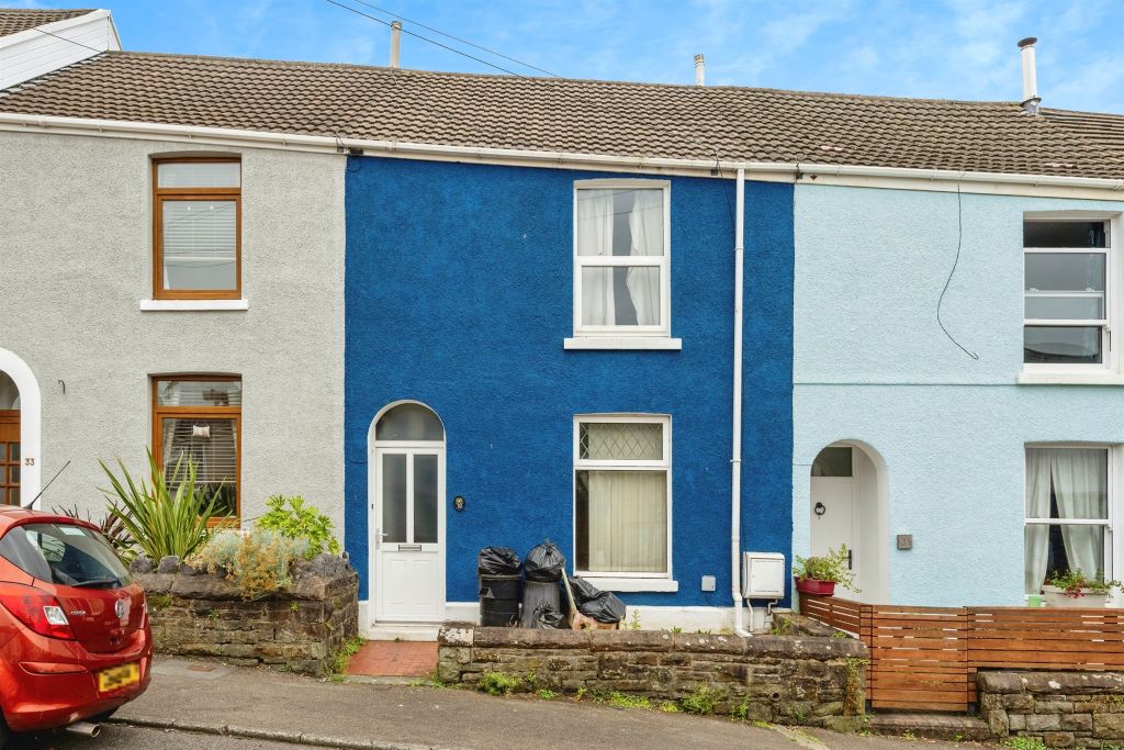 Property photo 1 of 17