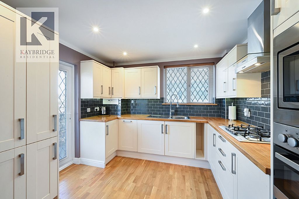 Property photo 2 of 10 London Road, Ewell - Kt17 2Da