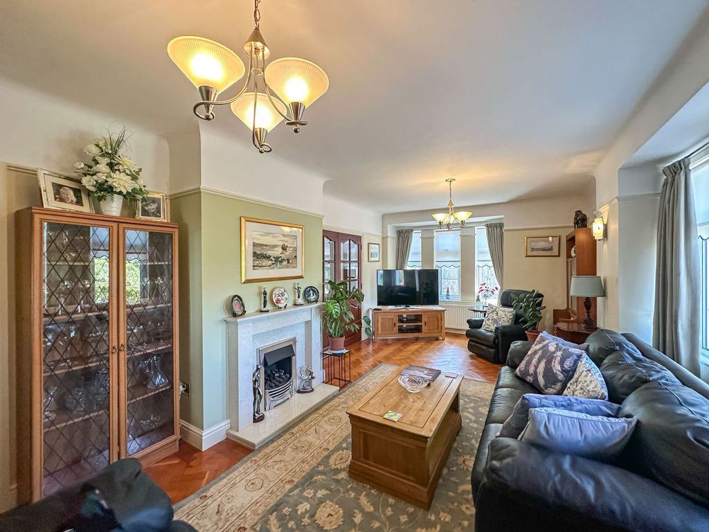 Property photo 2 of 47