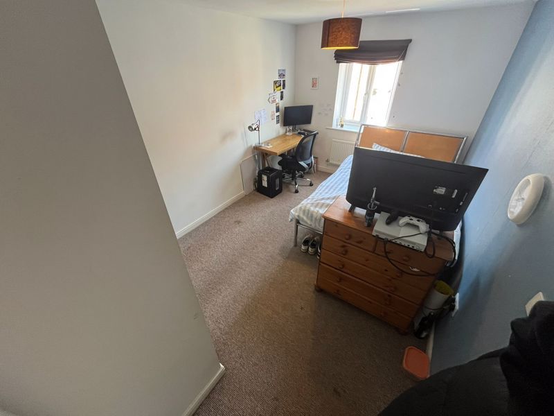 Property photo 1 of 11 Photo 9