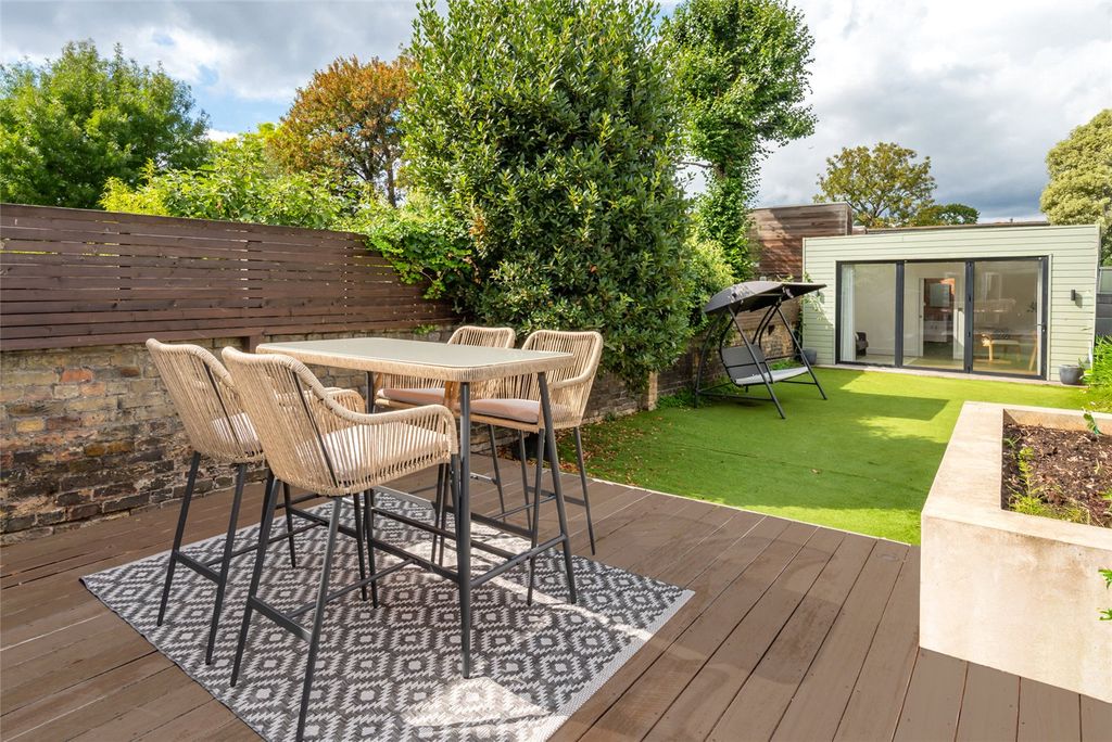 Property photo 2 of 16 Picture No. 64