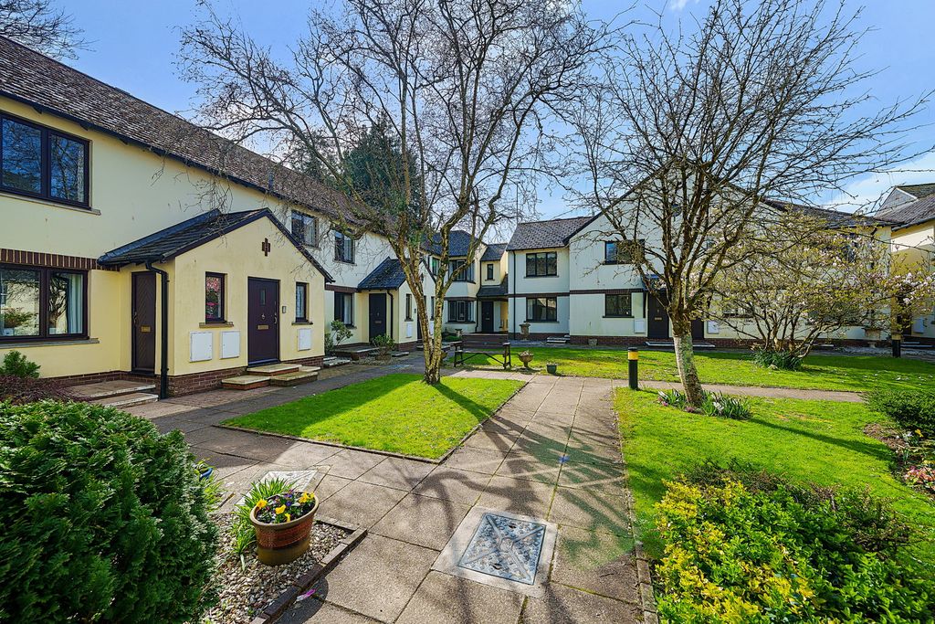 Property photo 2 of 12