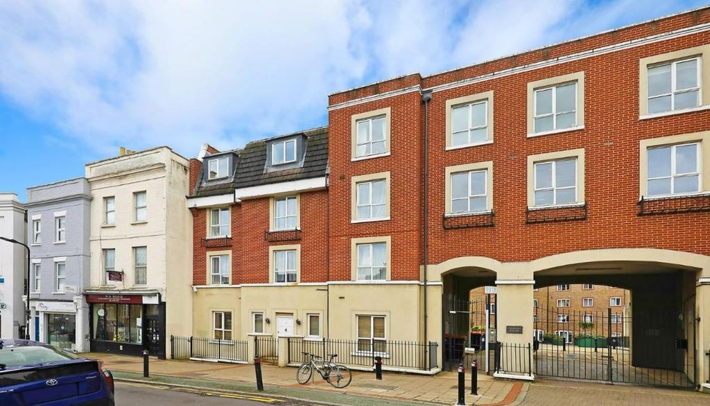 Property photo 1 of 7 Coopers Court 2.Jpg