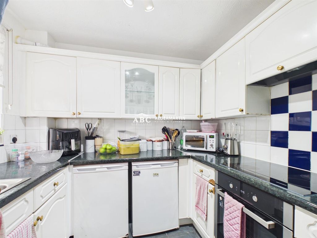 Property photo 3 of 8 Cam03827G0-Pr0159-Still003.Jpg